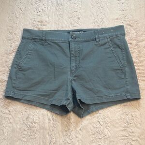 Express size 4 shortie mid rise